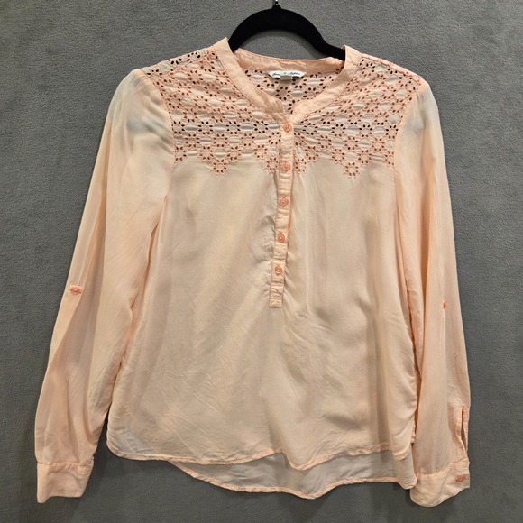 American Eagle Outfitters Tops - American Eagle Eyelet Lace Blouse Shirt Top Women's Size Medium‎ Casual Office
